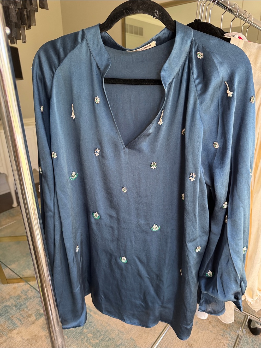 Emporio Sienuse Embroidered Blouse